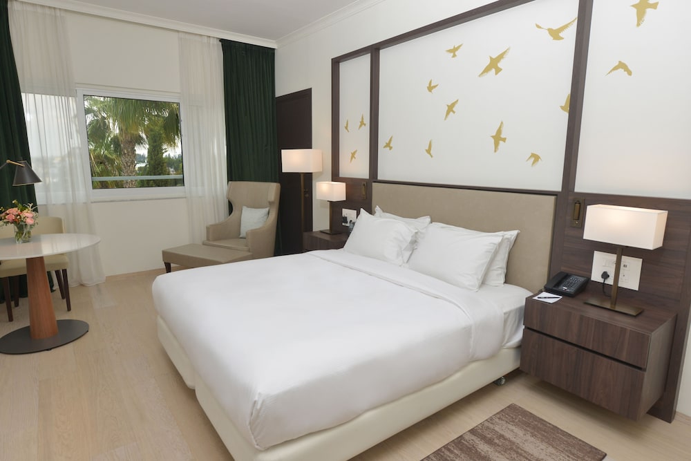 Room, 1 King Bed - Photo 6