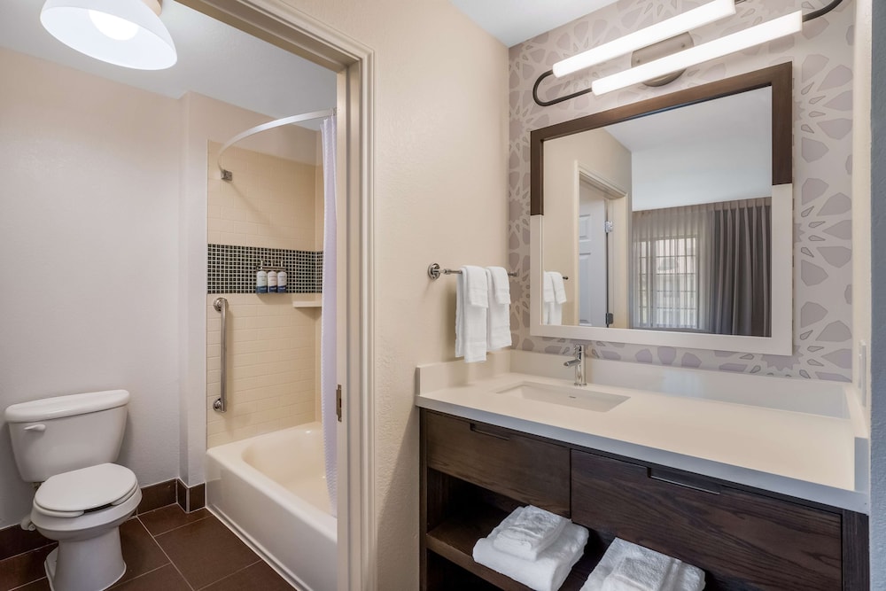 Suite, Multiple Beds - Photo 6