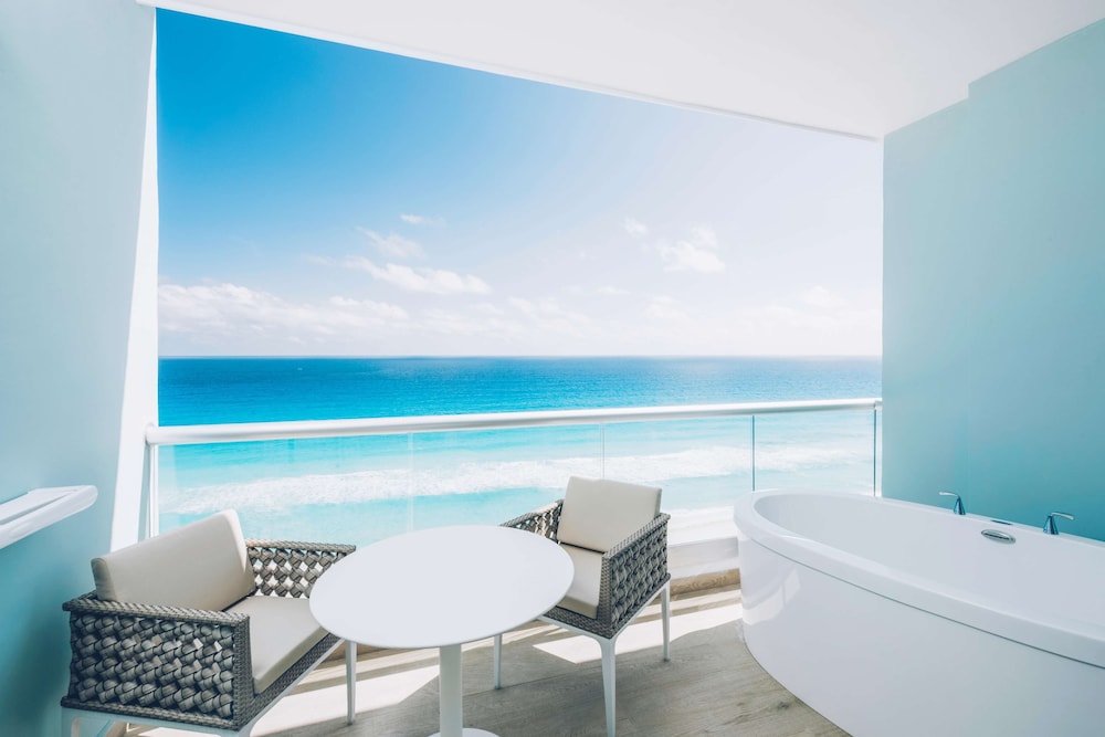 Junior Suite, Oceanfront (Panoramic) - Photo 1