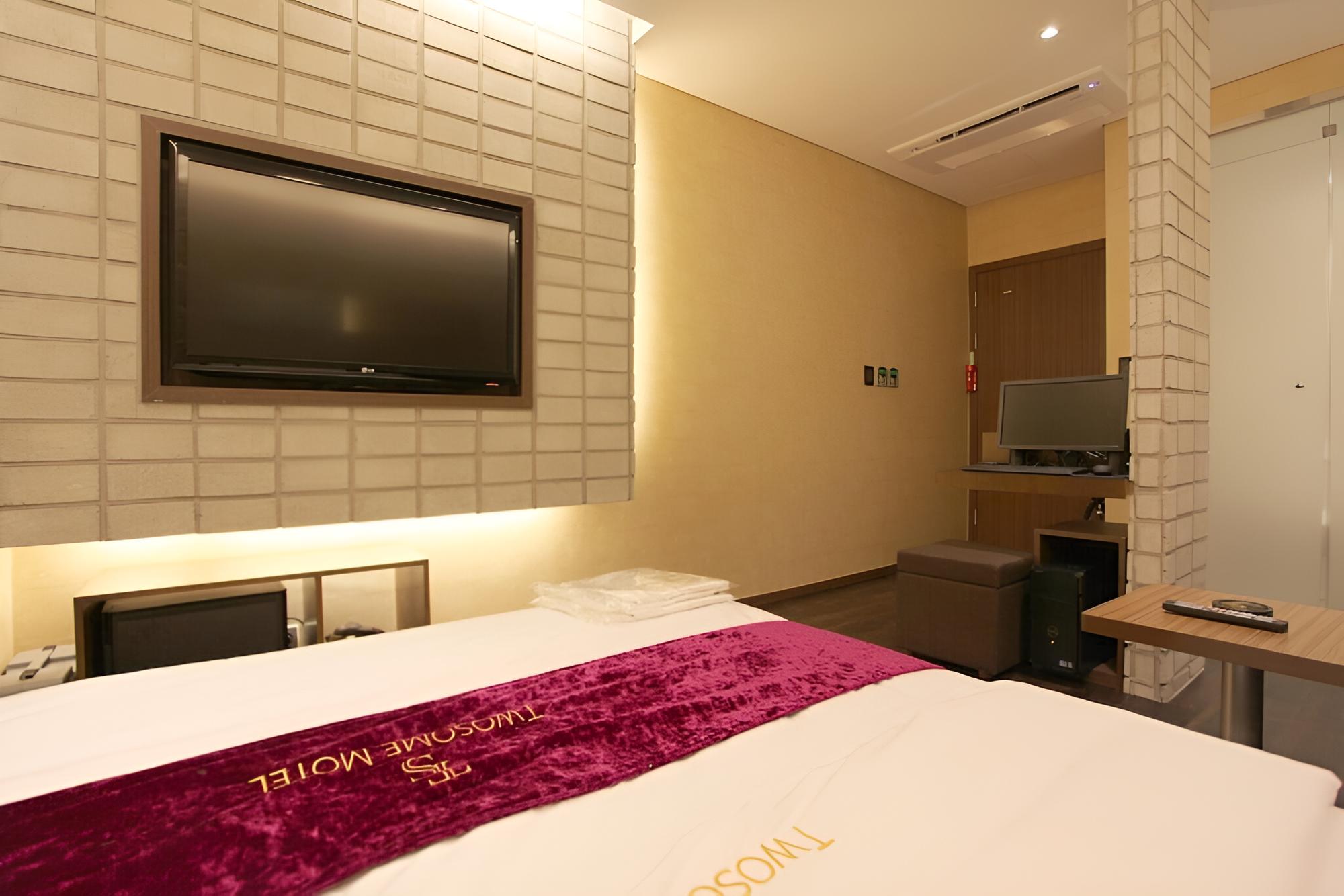 Room (Standard Room B) - Photo 3
