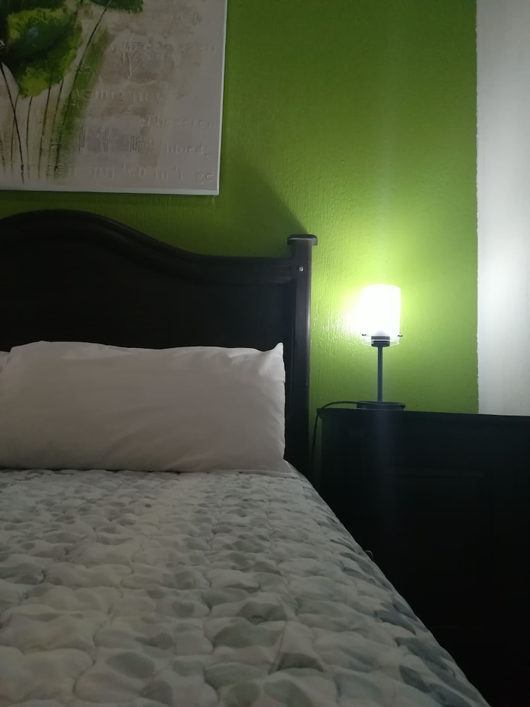 Basic Double Room Single Use, 1 Double Bed, Private Bathroom photo 3