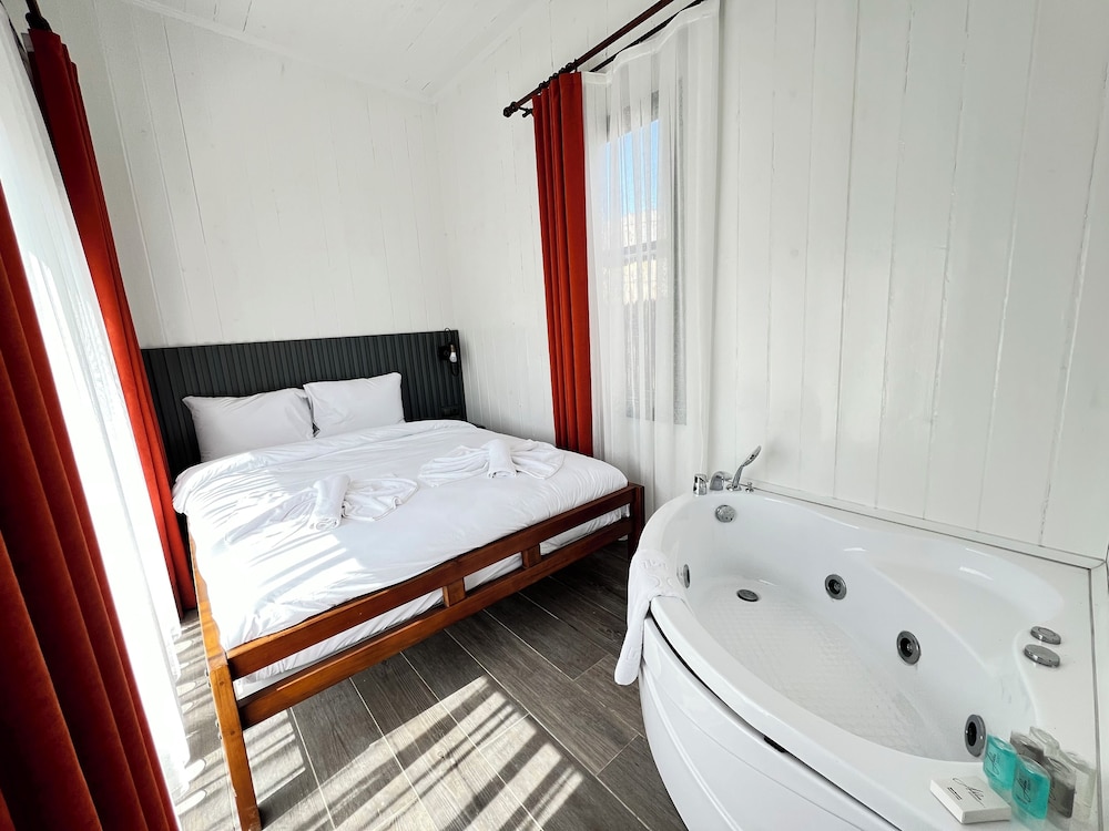 Jakuzili Tiny House