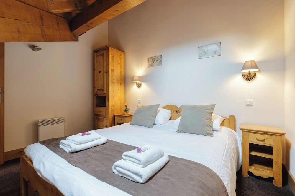 Family Apartment, Multiple Bedrooms (Vallorcine Buet 54 ski in / ski out) photo 3