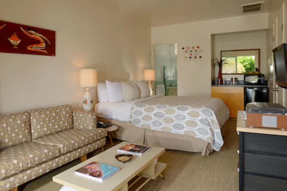 Room, 1 Queen Bed, Poolside photo 1