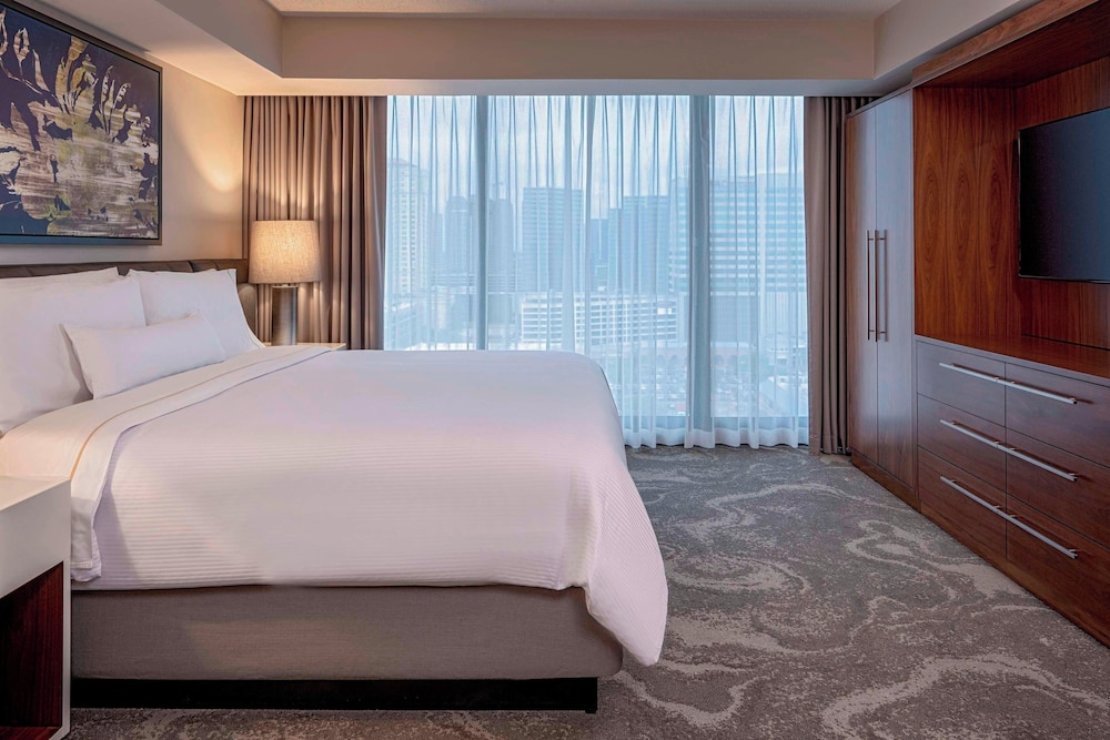 Executive Suite, 1 Bedroom - Photo 3