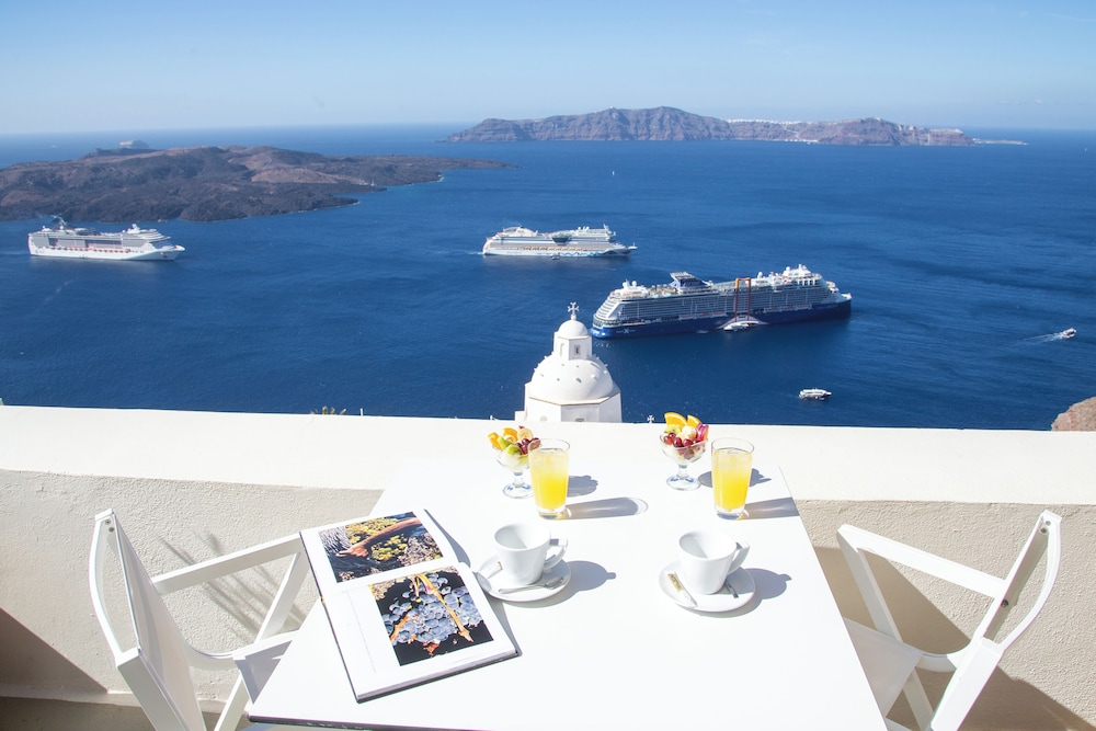 Pantelia Suite Caldera View (Hot tub) - Photo 8