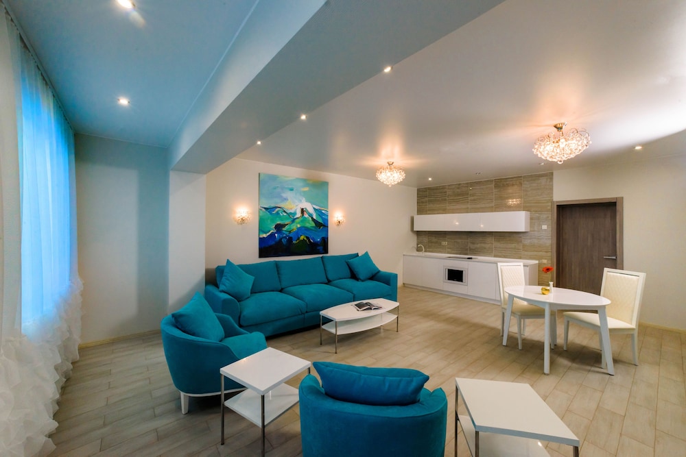 Luxury Apartment photo 3