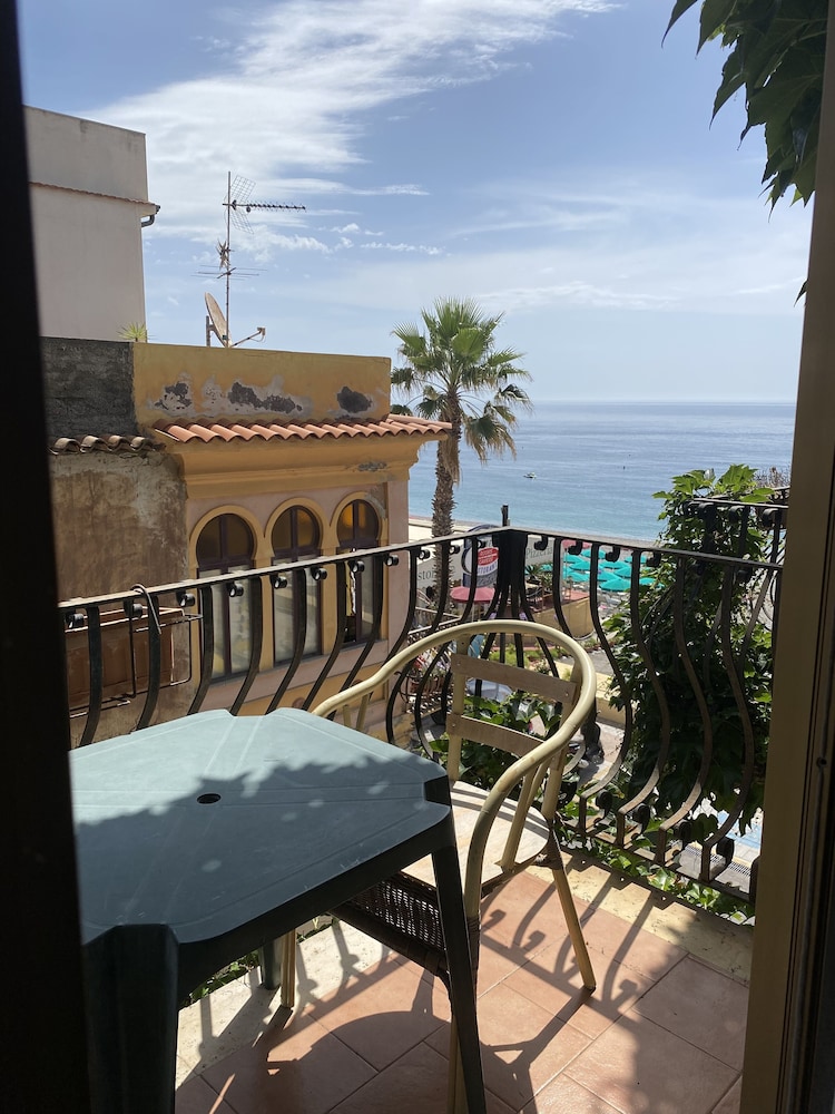 Double Room, Balcony, Sea View - Photo 8