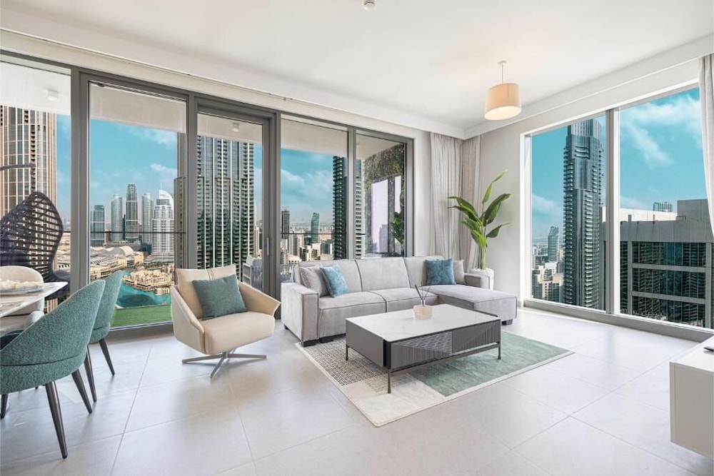Stunning Downtown 4BR Sky High Luxury