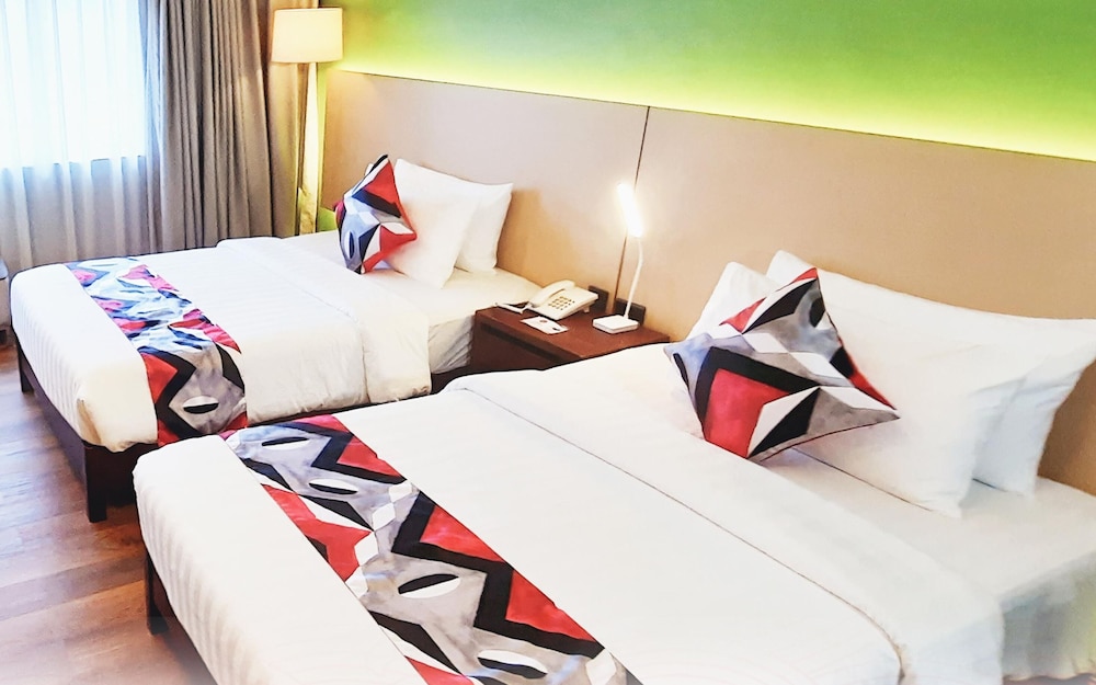 Deluxe Double or Twin Room, 2 Double Beds, Non Smoking, City View photo 3
