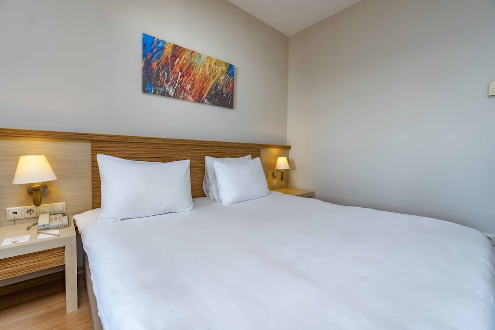 Standard Room, 1 Bedroom, City View photo 3