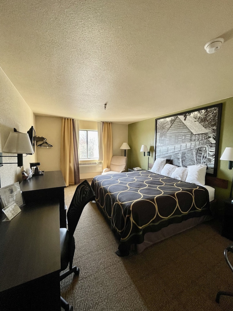 Room, 1 King Bed, Accessible, Non Smoking (Mobility Accessible) - Photo 1