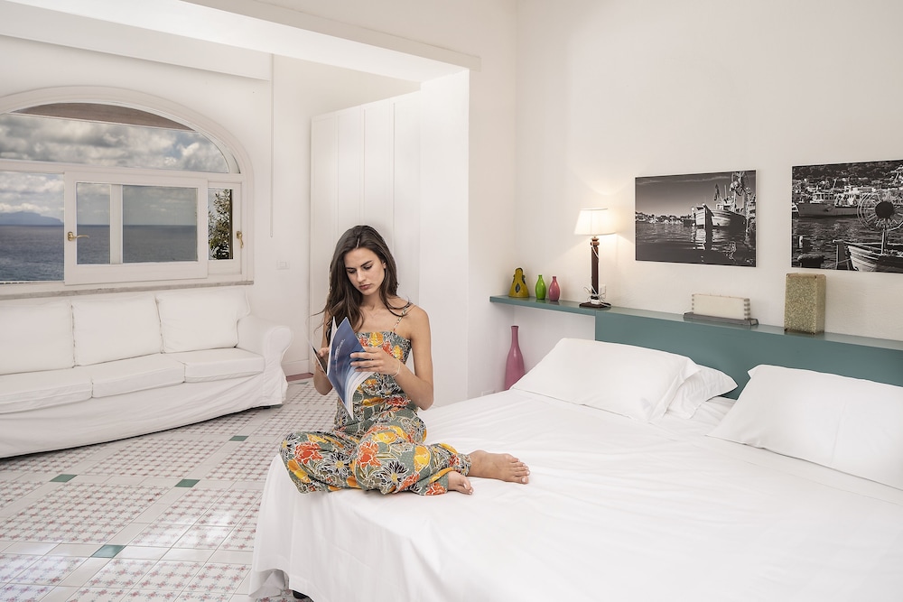 Superior Room, Sea View - Photo 3