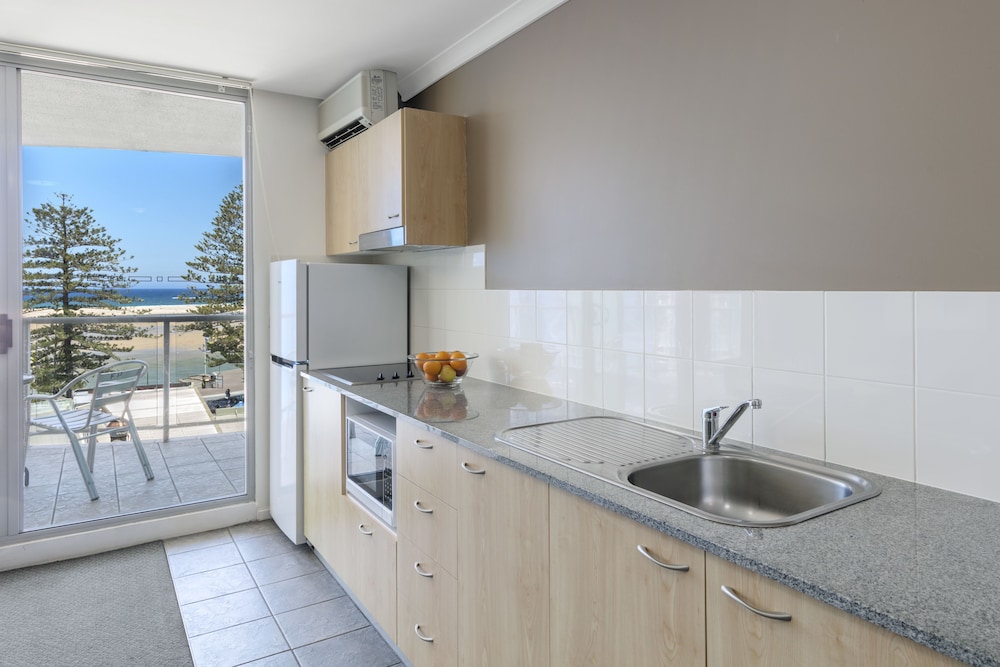 One Bedroom Apartment - Photo 3
