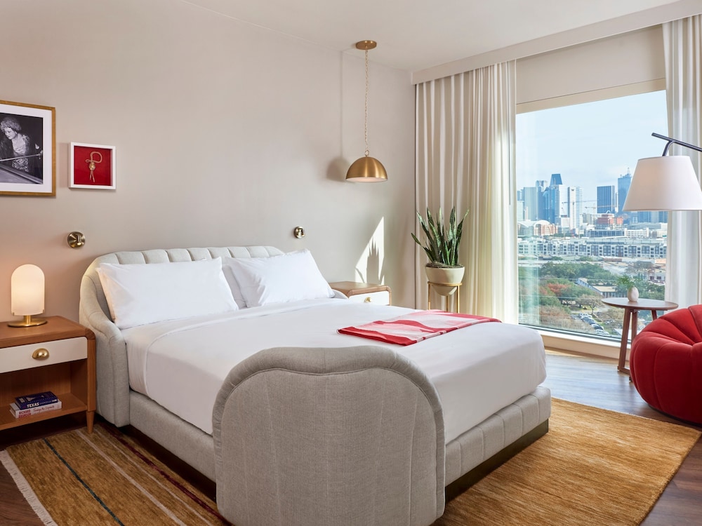 Grand Suite, 1 King Bed, Balcony (Chamber) - Photo 1