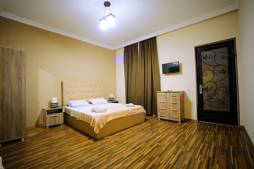 Standard Twin Room, Pool View photo 1