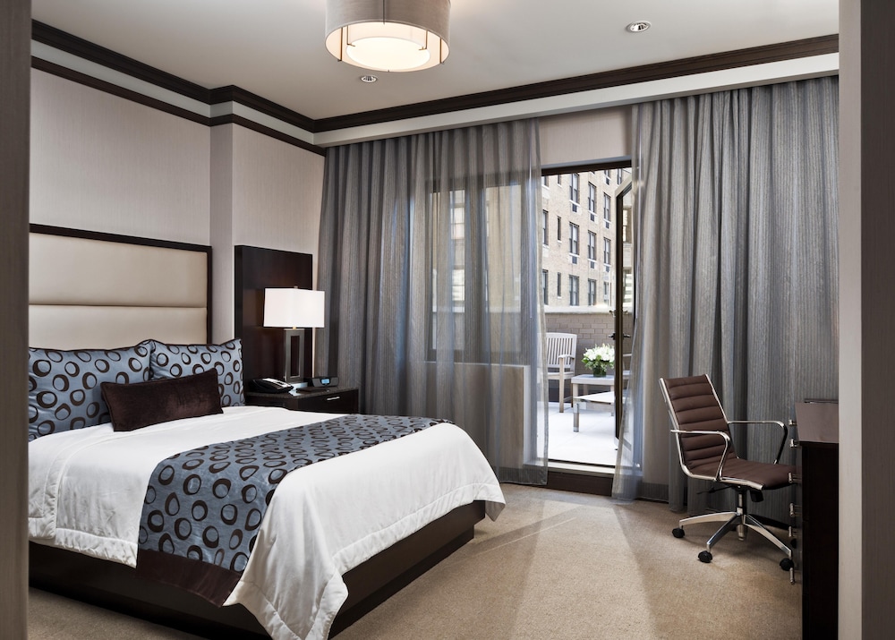 Deluxe Room, 1 King Bed, Balcony
