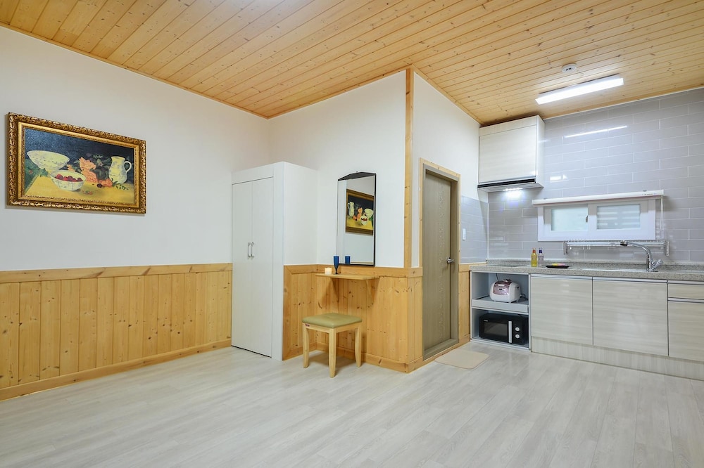 Basic Room, 1 Bedroom (A101) photo 3