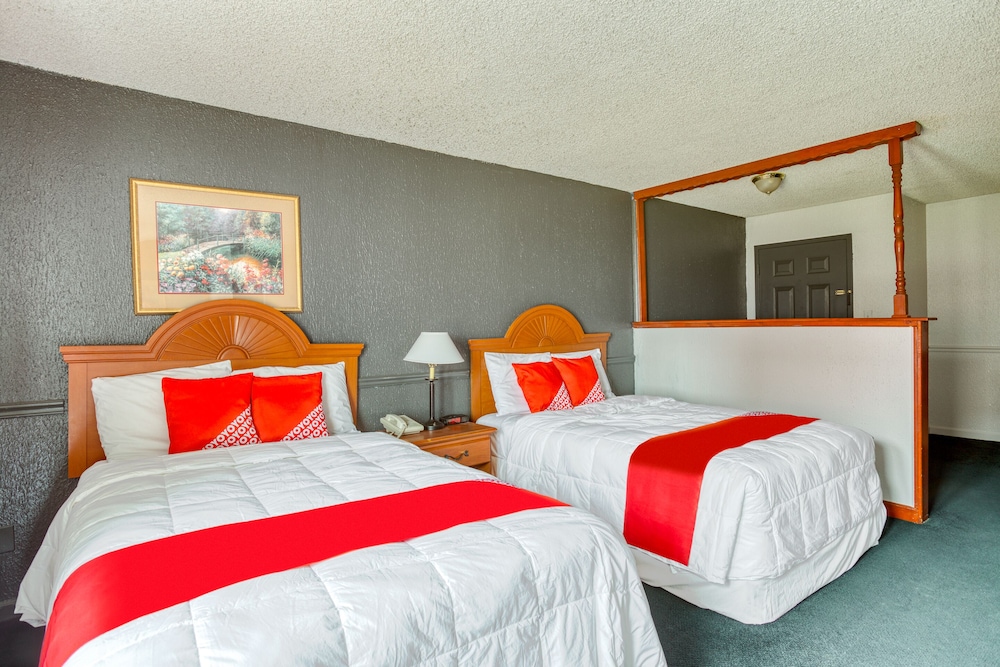 Suite, 2 Double Beds - Photo 3
