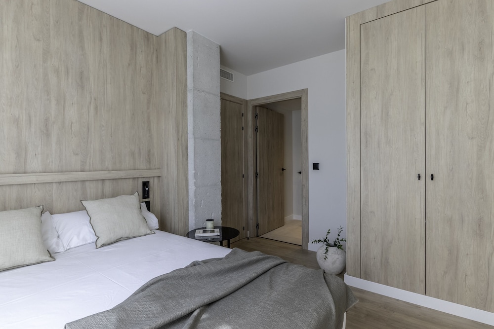 Deluxe Apartment, 1 Bedroom - Photo 2