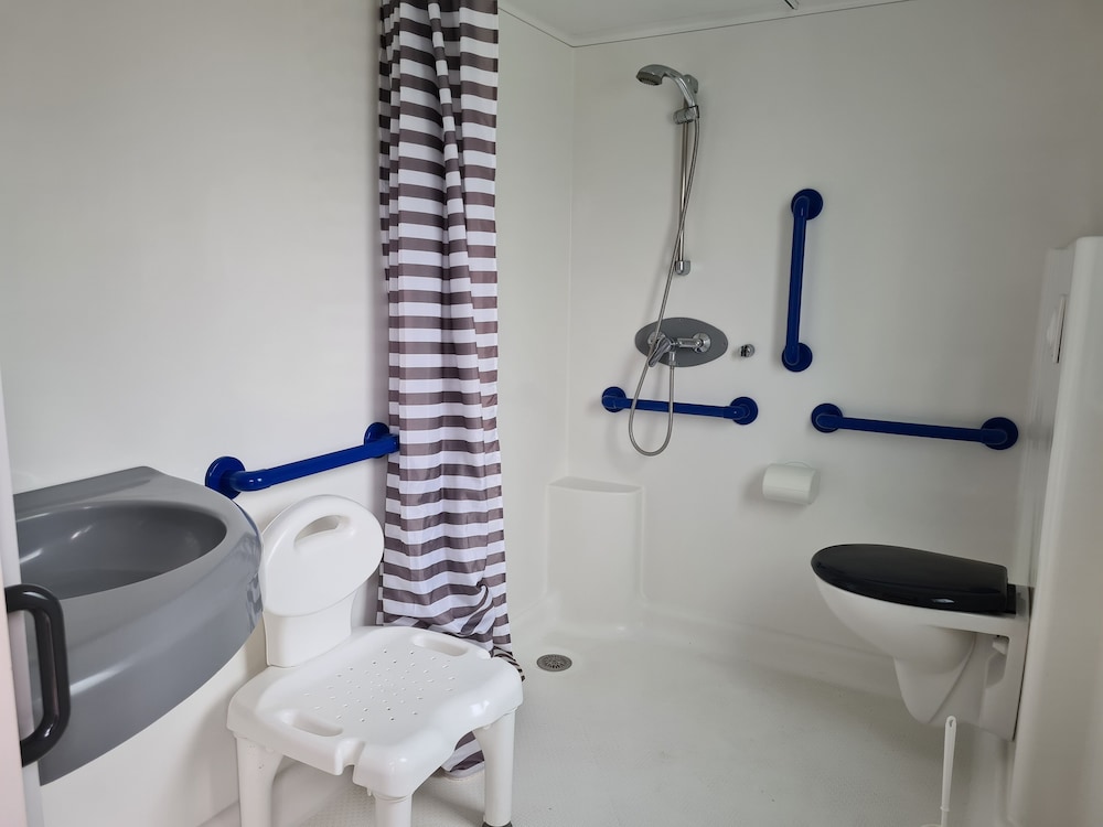Classic Mobile Home, 2 Bedrooms photo 3