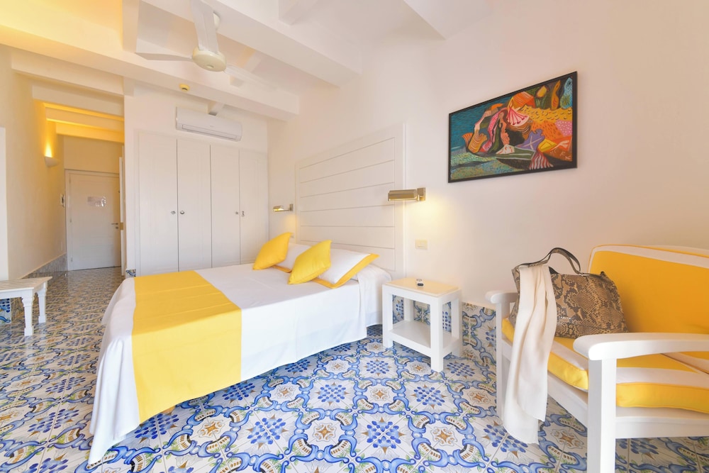 Deluxe Double Room, Sea View photo 2
