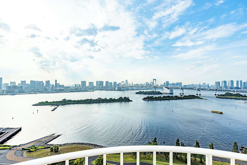 King Premium Executive - Non-Smoking - 40sqm - Rainbow Bridge View - Executive Lunge Access King Premium Executive - Non-Smoking - 40sqm - Rainbow Bridge View - Executive Lunge Access