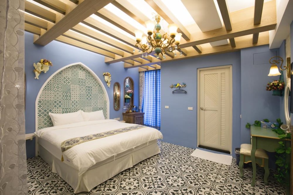 Deluxe Double Room, 1 Queen Bed, Balcony photo 2