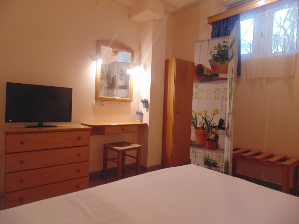 Apartment, 2 Bedrooms - Photo 5
