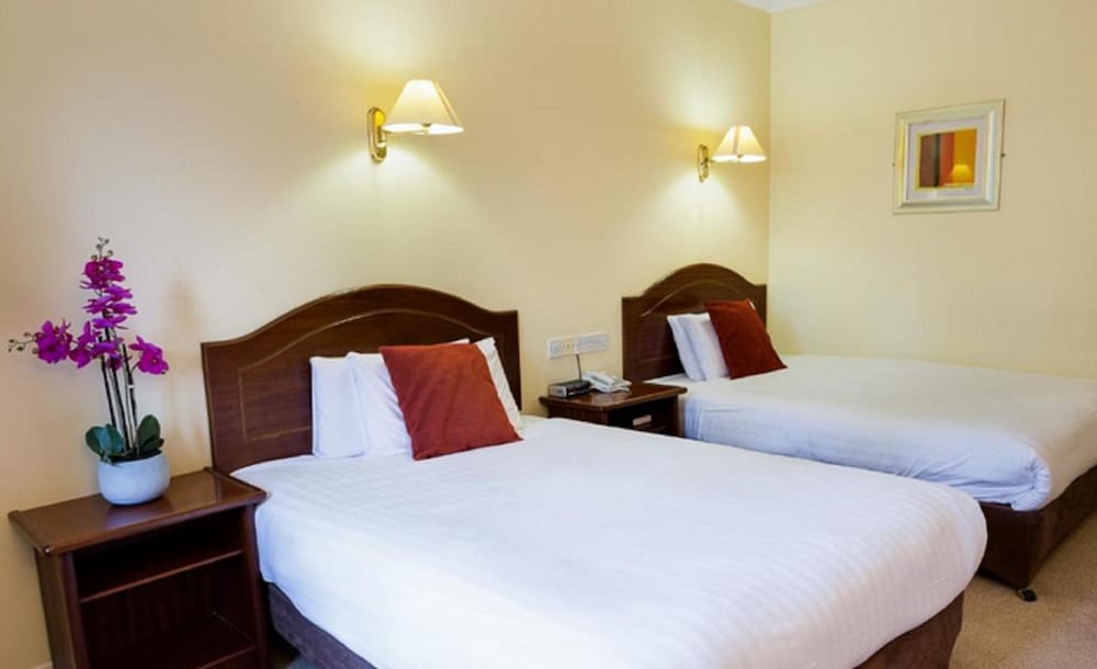 Double or Twin Room - Photo 2