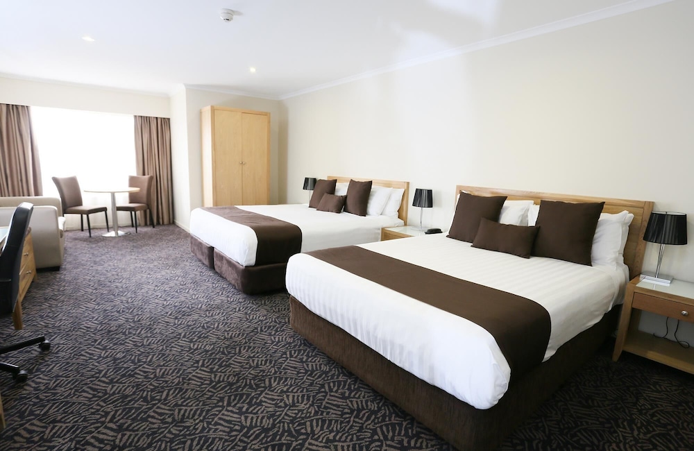 Deluxe Room, Multiple Beds, Non Smoking