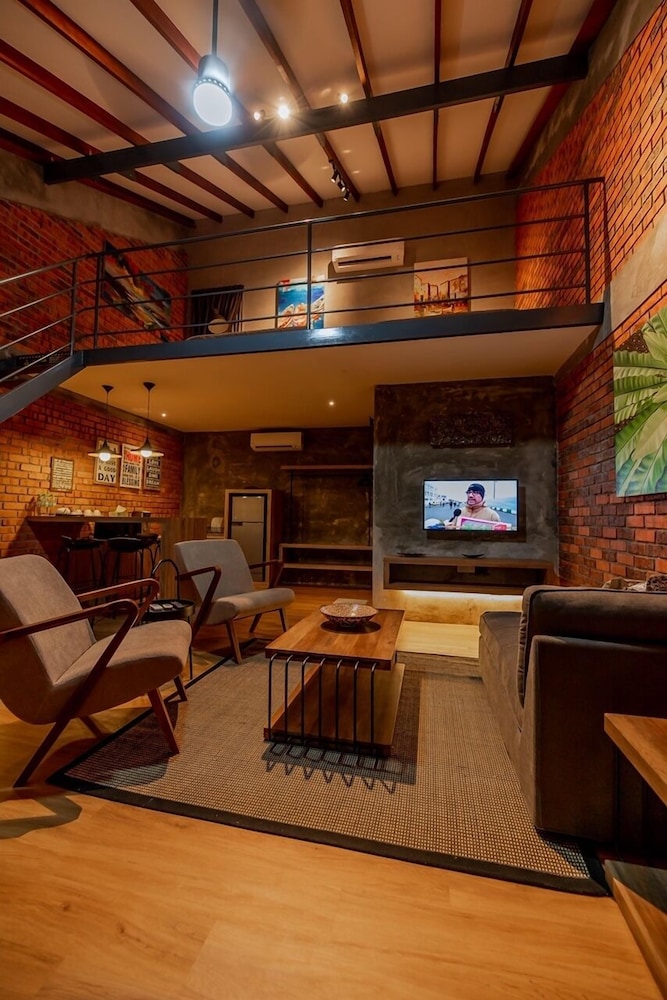 Family Studio Suite - Photo 13