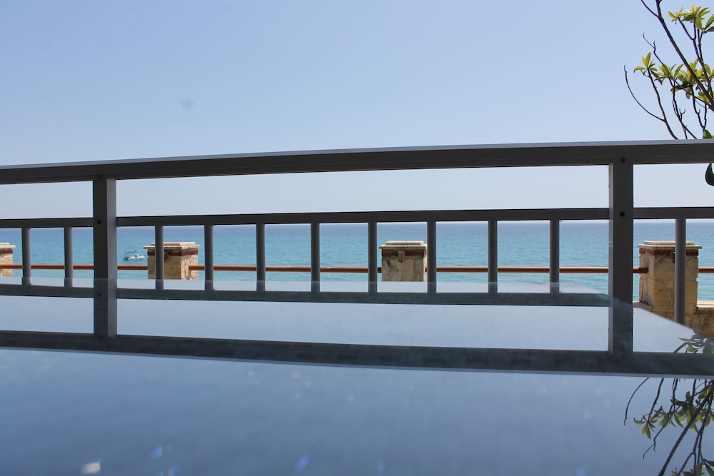 Classic Studio, Lanai, Sea View photo 3