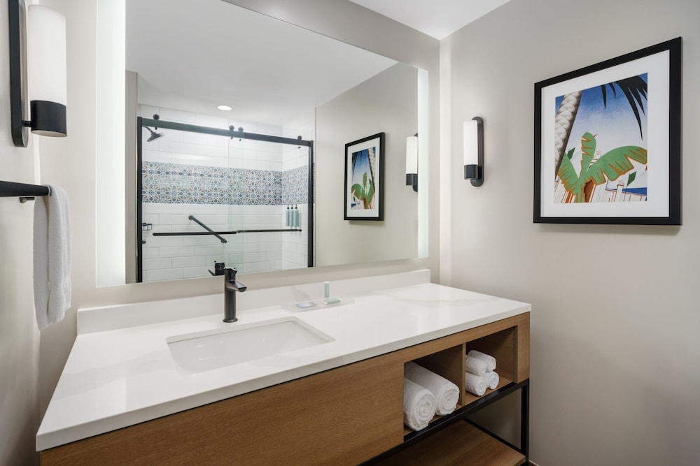 Suite, 1 Bedroom, Ocean View - Photo 11