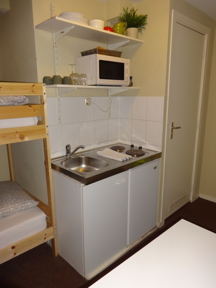 Basic Quadruple Room photo 3
