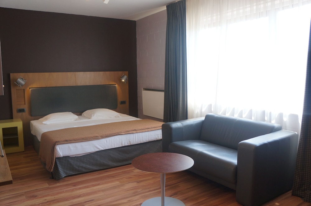 Double Room - Photo 2