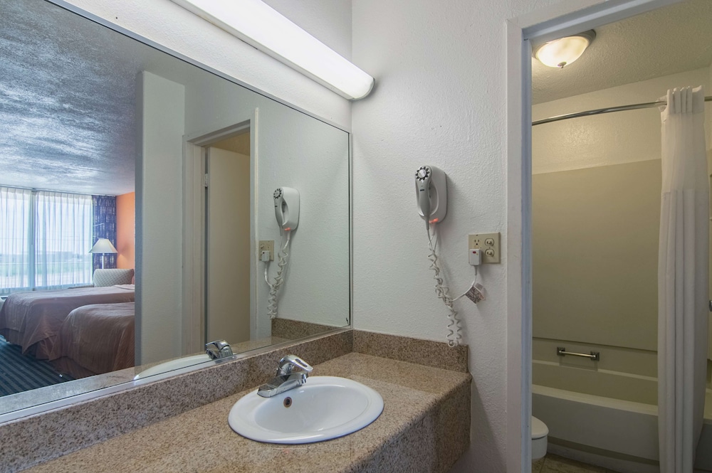 Deluxe Room, 2 Double Beds, Smoking photo 3