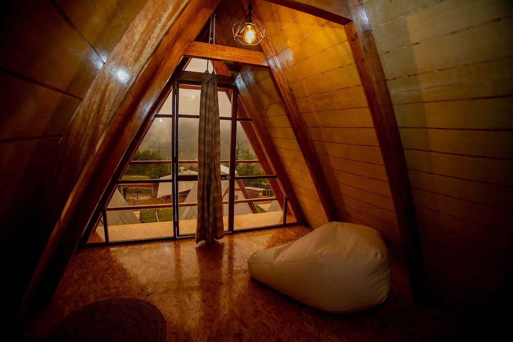 Deluxe Cabin, Kitchen, Mountain View photo 2