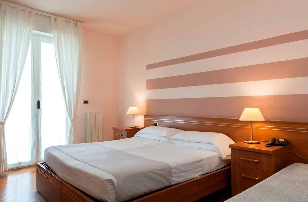 Junior Double Room Single Use, Balcony photo 2