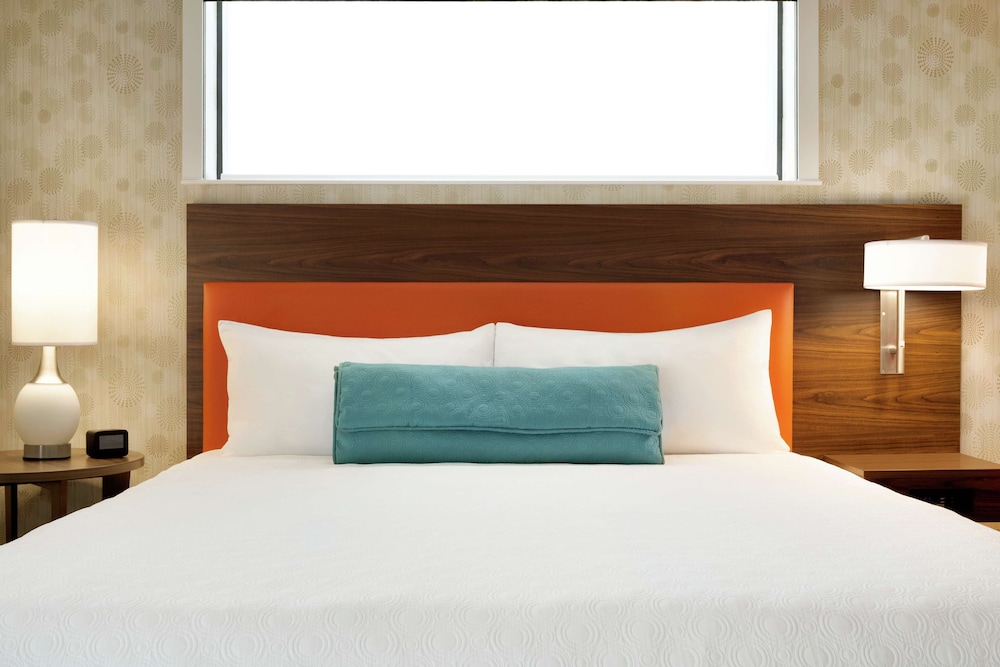 Studio, 1 King Bed, Accessible, Bathtub photo 2