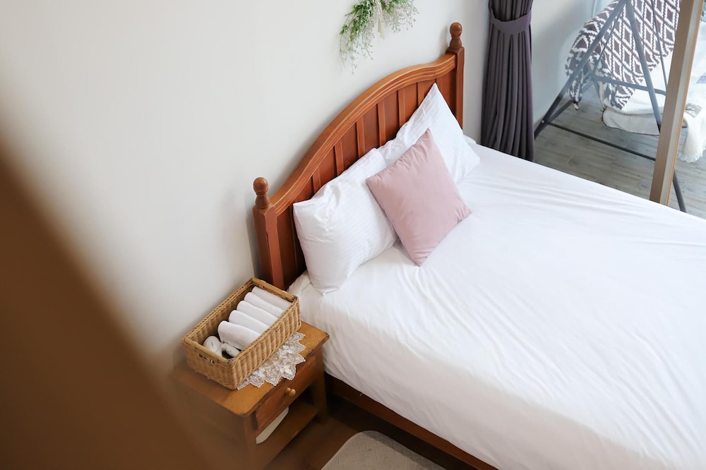 Basic Room, 1 Bedroom (202 (Oceanview)) - Photo 8