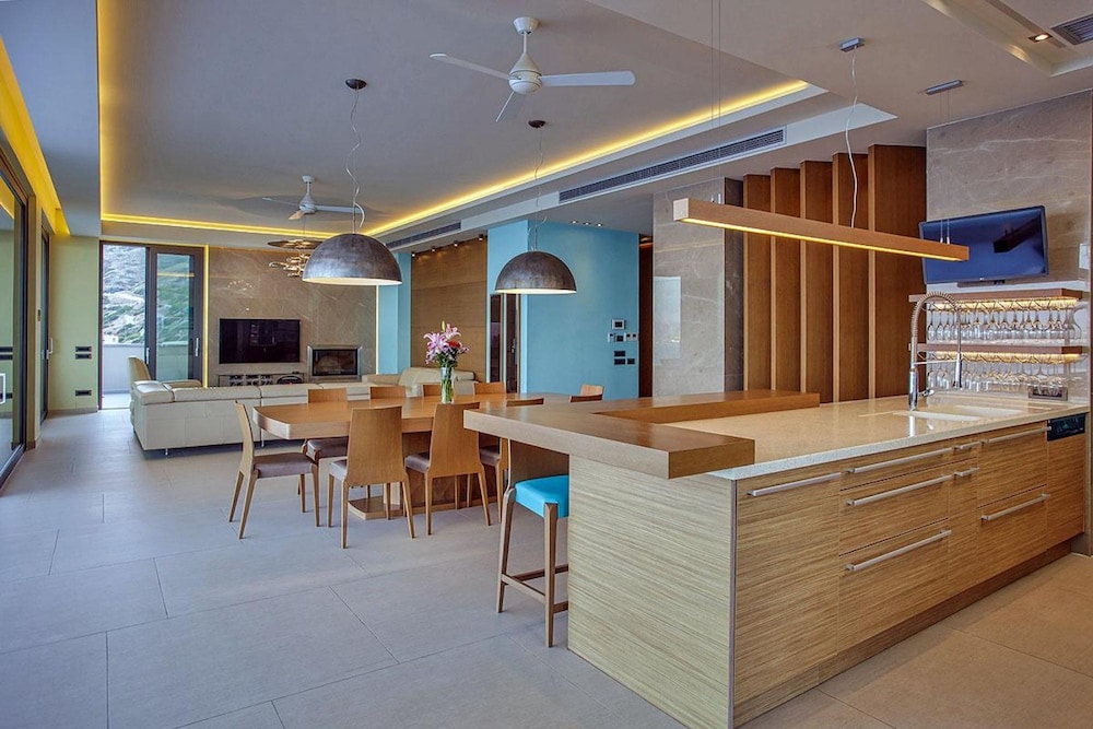 Villa photo 3