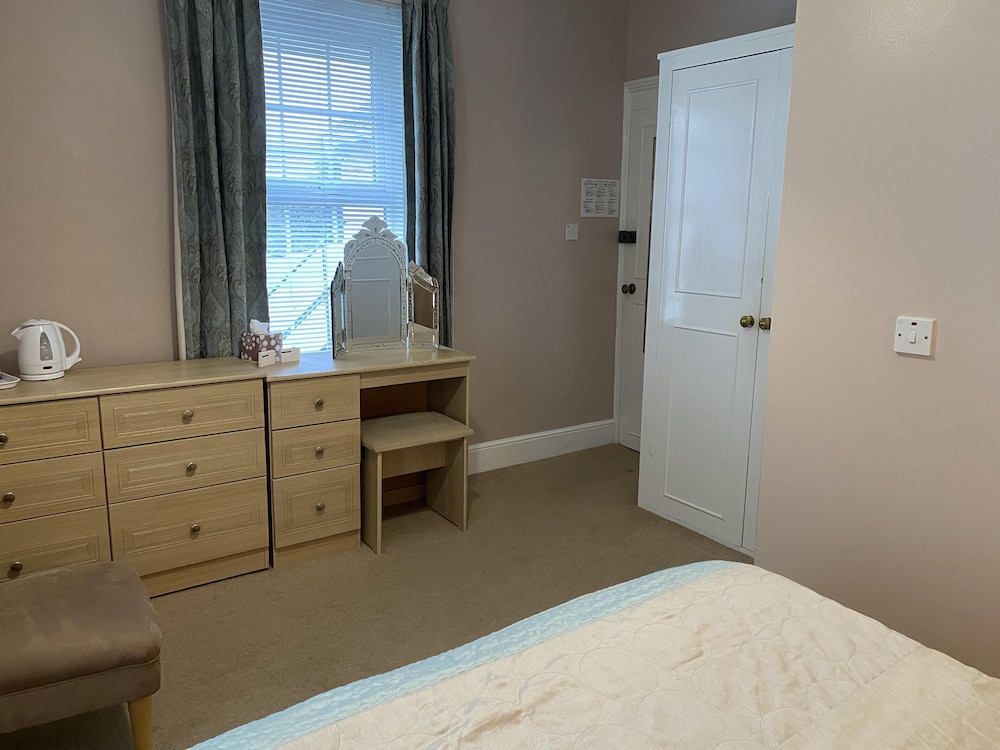 Classic Double Room, Ensuite, Garden View (Room 3) photo 3