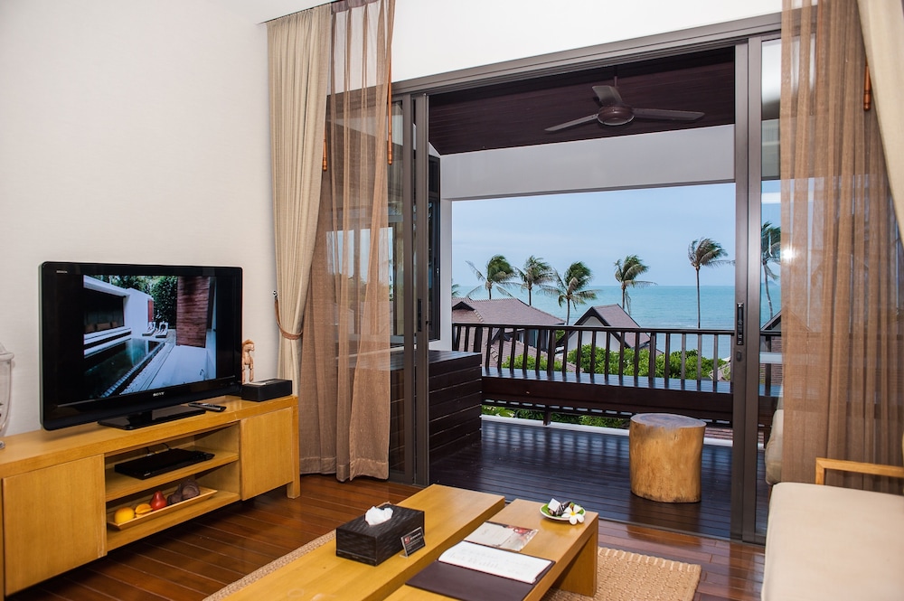 Two Bedroom  Suites Seaview with Free Minibar - Photo 8