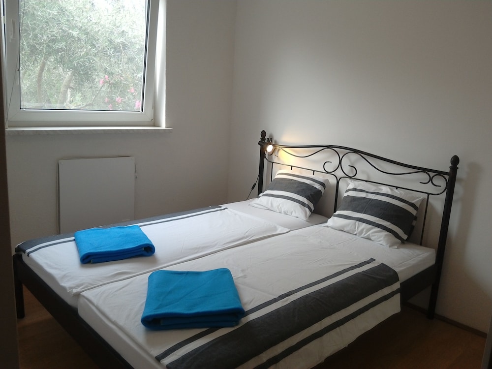Apartment (Ground Floor)