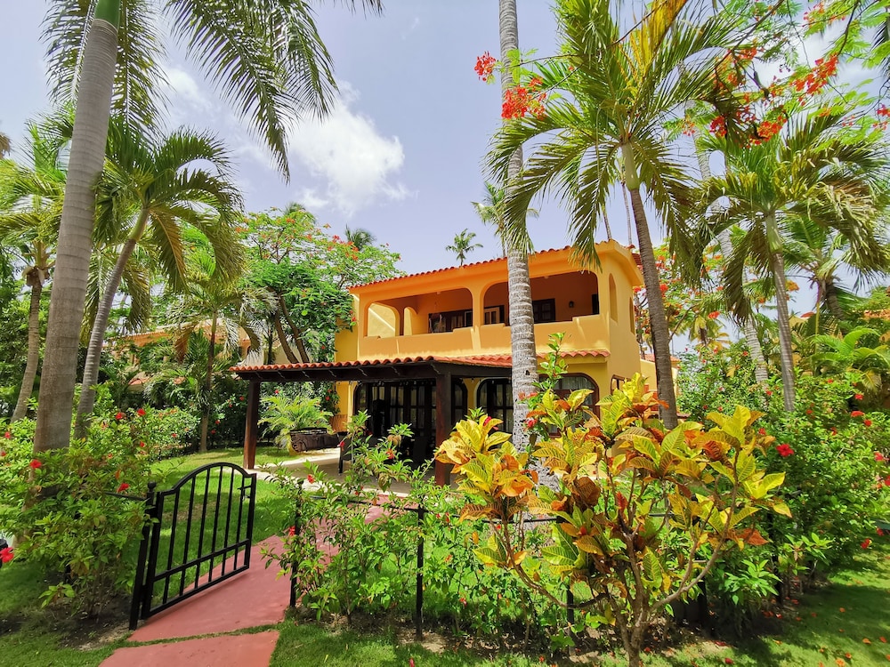 Senior Villa, 2 Bedrooms, Garden View, Garden Area