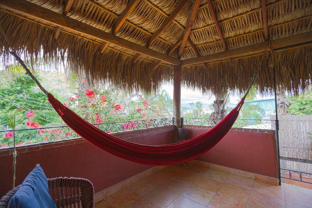 Hammock-Bungalow, Thatched Roof, 1 Bedroom, King Bed, Twin Bed, Open-Air Living room w/ Hammock photo 3