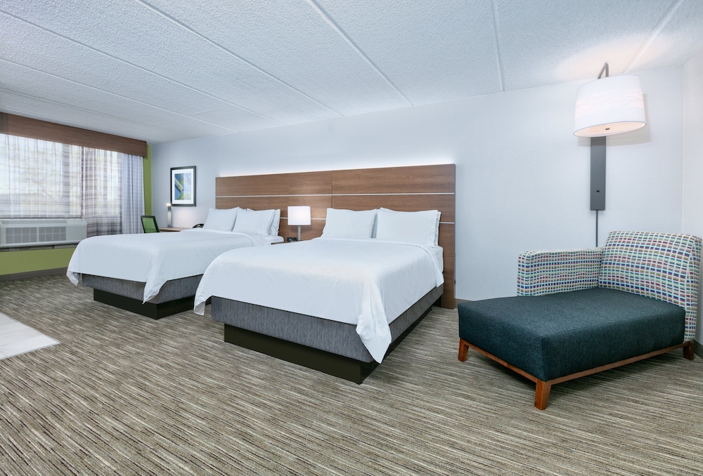 Standard Room, 2 Queen Beds - Photo 4