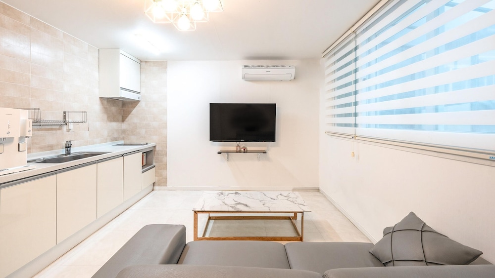 Basic Room, 2 Bedrooms (A101(Pet))