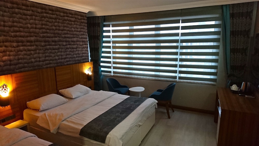 Classic Triple Room photo 1
